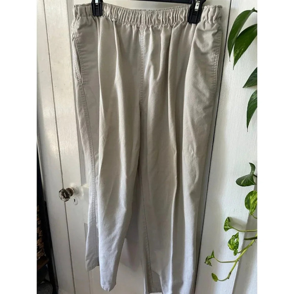 Lands End Women’s size 16 white pants - Picture 2 of 7